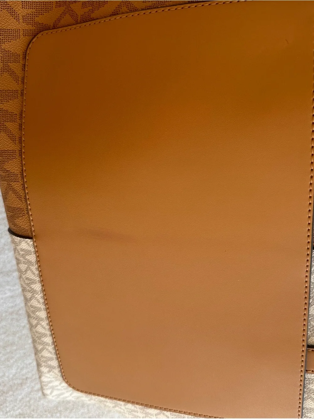 Michael Kors Two-Tone MK Signature Tote - Cognac & Vanilla Jet Set tote - Picture 8 of 14